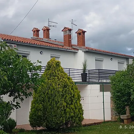 Aurora Parenzo Apartment Kosinozici